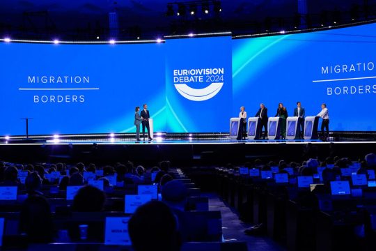 ΤΟ DEBATE ΤΩΝ ΥΠΟΨΗΦΙΩΝ ΠΡΟΕΔΡΩΝ ΤΗΣ ΚΟΜΙΣΙΟΝ