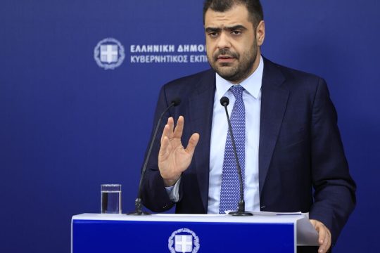 Σε θέση άμυνας ο κυβερνητικός εκπρόσωπος έδωσε απαντήσεις για το θέμα Μπελέρη και της εκλογικής νίκης του VMRO