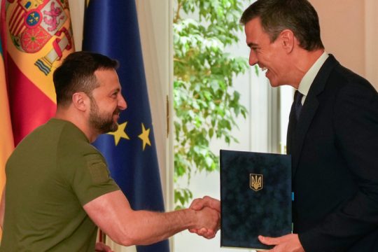 ο Π. Σάντσεθ με τον Β. Ζελένσκι