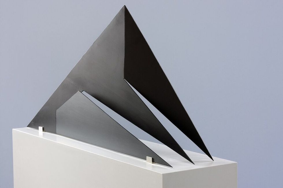 «Τρίπτυχη Πυραμίδα», 1993