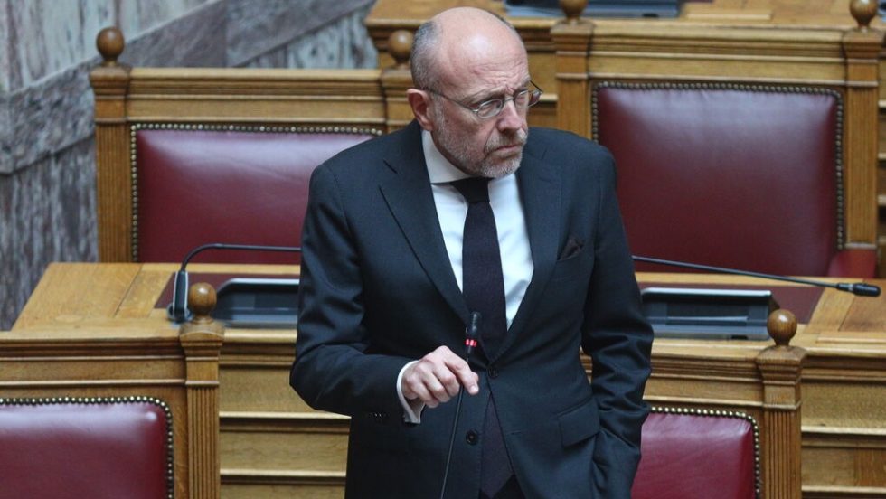 Ο υφυπουργός Υγείας Δημήτρης Βαρτζόπουλος