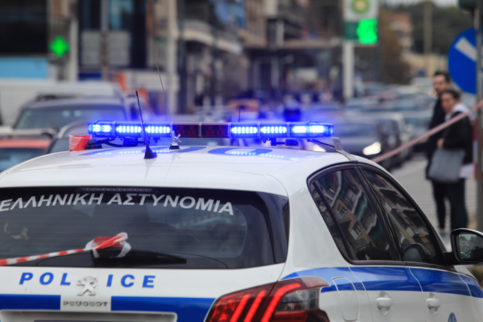 Οκτώ συλλήψεις για κλοπές οχημάτων, απάτες και πλαστογραφίες