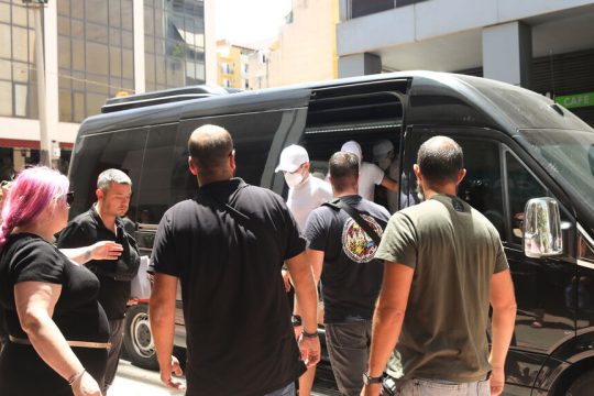 Προσαγωγή στην ανακρίτρια Πειραιά μελών του πληρώματος της θαλαμηγού "Περσεφόνη"