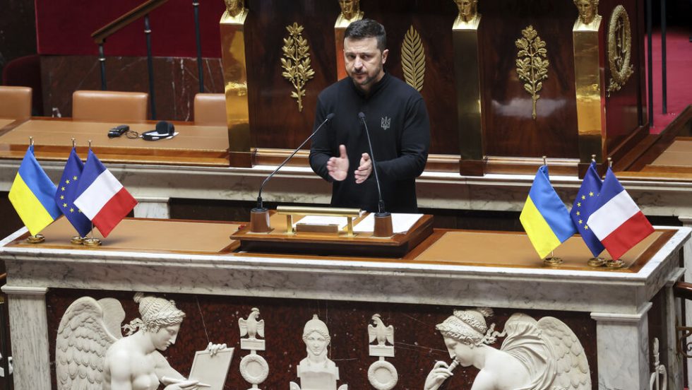 Ο Βολοντίμιρ Ζελένσκι στη γαλλική Εθνοσυνέλευση