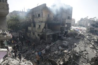 Νουσεϊράτ, βομβαρδισμένος καταυλισμός προσφύγων