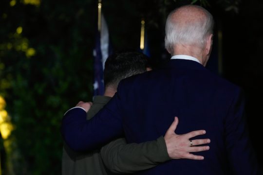 ο Μπάιντεν με τον Ζελένσκι