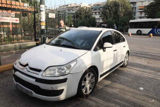δικηγόρος - δικαστήρια