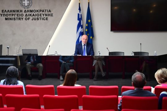 Ο υπουργός Δικαιοσύνης Γιώργος Φλωρίδης από τη χθεσινή συνέντευξη Τύπου