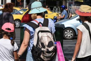 Καιρός: Καλοκαιρινό σκηνικό σήμερα με 27αρια - Επανέρχεται η αφρικανική σκόνη, οι 7 περιοχές που θα επηρεαστούν