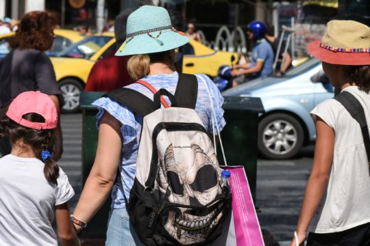 Καιρός: Καλοκαιρινό σκηνικό σήμερα με 27αρια - Επανέρχεται η αφρικανική σκόνη, οι 7 περιοχές που θα επηρεαστούν