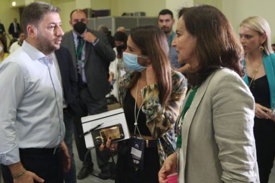 Νίκος Ανδρουλάκης και Αννα Διαμαντοπούλου σε στιγμιότυπο από παλαιότερο συνέδριο του ΠΑΣΟΚ