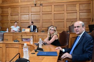 Ο Κ. Χατζηδάκης στη χθεσινή συνεδρίαση της Επιτροπής Οικονομικών Υποθέσεων της Βουλής