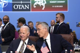 Τζο Μπάιντεν και Γενς Στόλτενμπεργκ σε παλαιότερη σύνοδο του ΝΑΤΟ