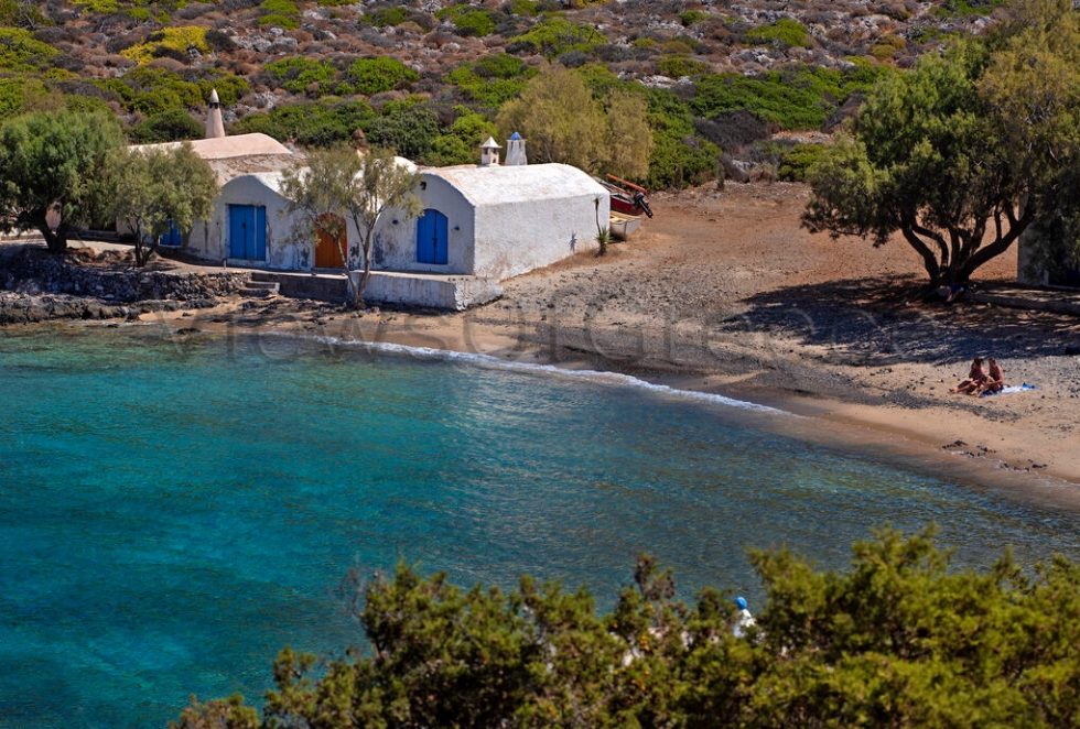 Η απόμερη παραλία του Λιμνιώνα