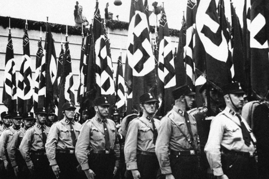 Ο Χιτλερ σε εορτασμούς στον Μνημείο του Αγνωστου Στρατιώτη στη Νυρεμβέργη (Σεπτέμβριος 1933)ς