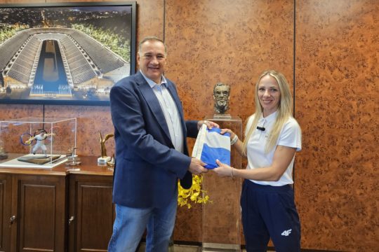 η σημαία στην Αντιγόνη Ντρισμπιώτη