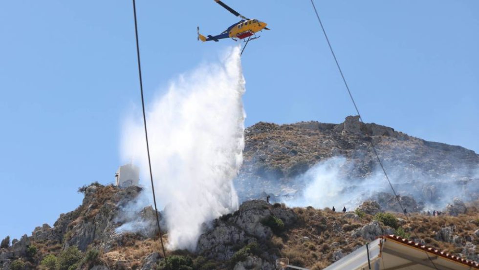 Επιχείρηση κατάσβεσης στον Προφήτη Ηλία