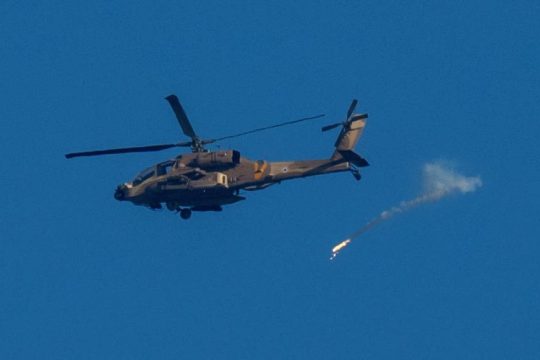 Ισραηλινό ελικόπτερο πάνω από τα σύνορα