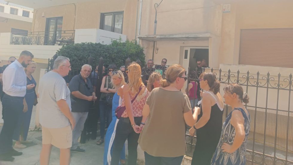 Πετρούπολη πλειστηριασμός