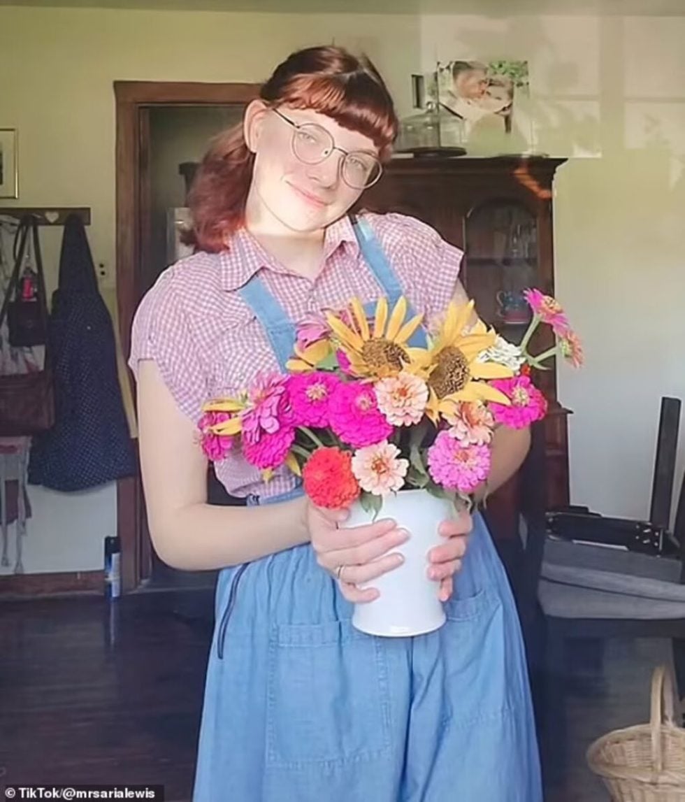 tradwives aria lewis