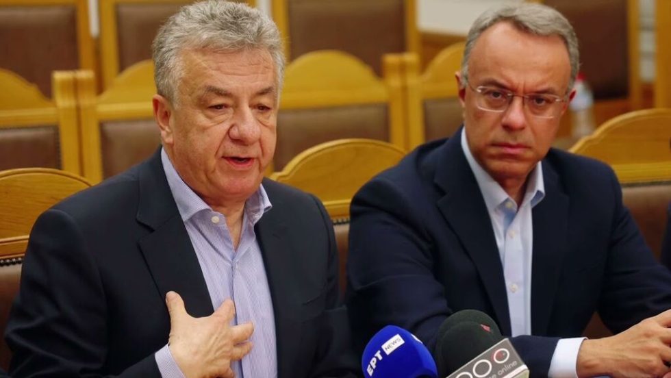 Ο περιφερειάρχης Κρήτης, Σταύρος Αρναουτάκης, και ο υπουργός Υποδομών, Χρήστος Σταϊκούρας, με τα ψεύτικα τα λόγια τα μεγάλα για τα έργα οδικής ασφάλειας έχουν εξοργίσει τους Κρητικούς