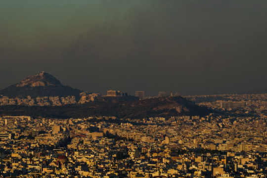 Πυρκαγιές στα βόρεια προάστια της Αθήνας