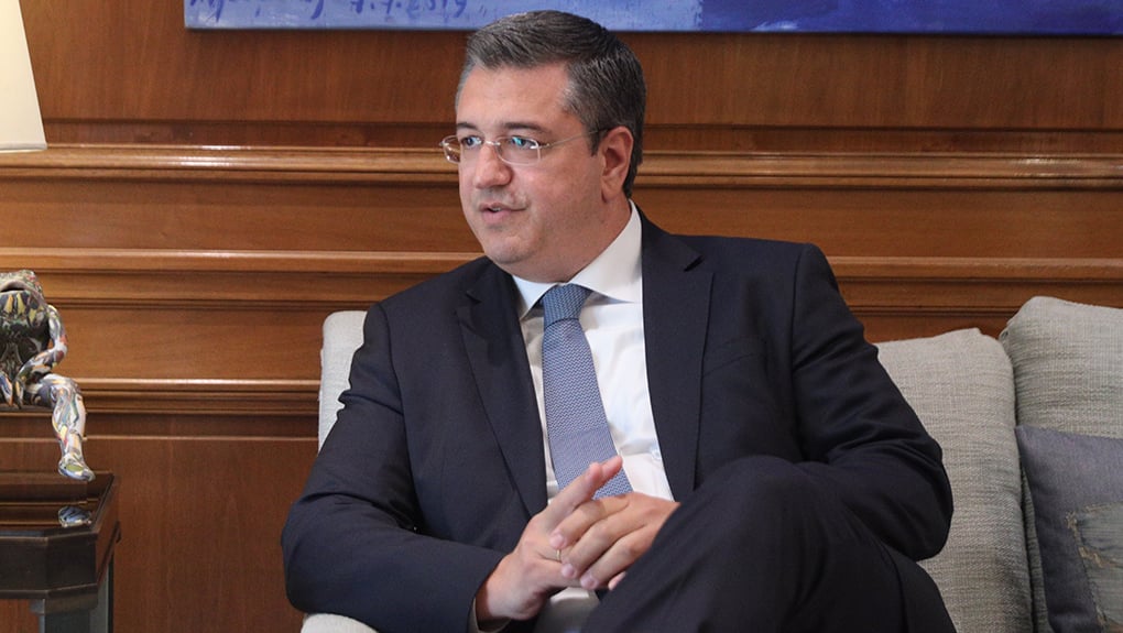 Η αλλαγή της ώρας και ο επίτροπος Τζιτζικώστας