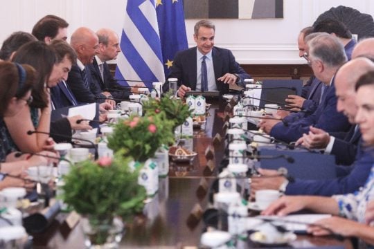 Αν και γνωρίζουμε από τα δημοσιεύματα ότι στόχος του Predator ήταν το μισό υπουργικό συμβούλιο και μέσα σε αυτό ο επικεφαλής της ελληνικής διπλωματίας (τότε), υπουργός Εξωτερικών Νίκος Δένδιας, η ποινική δίωξη είναι πλημμεληματική
