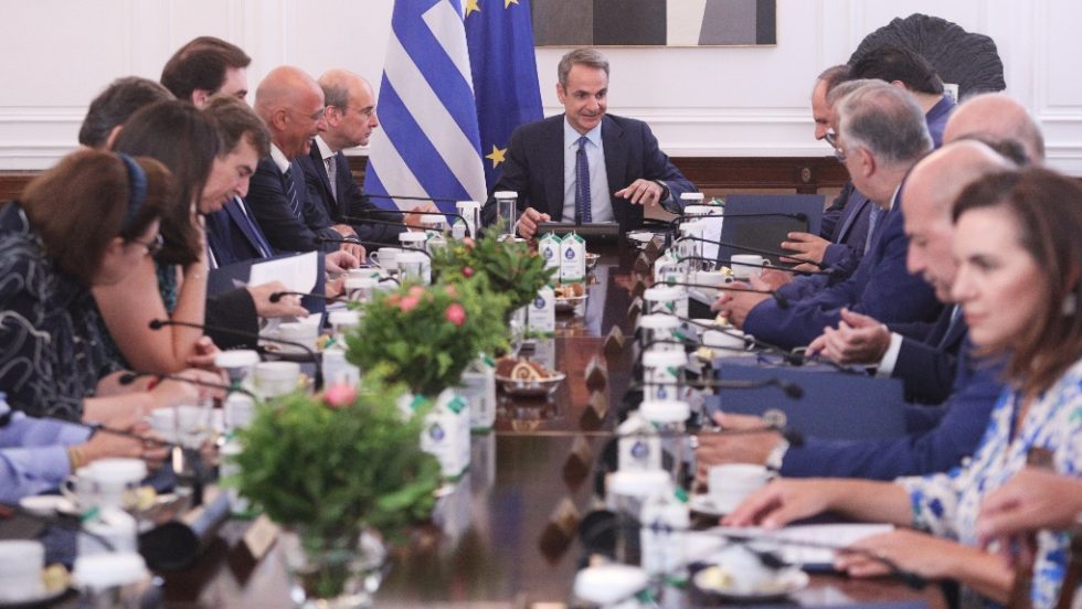 Αν και γνωρίζουμε από τα δημοσιεύματα ότι στόχος του Predator ήταν το μισό υπουργικό συμβούλιο και μέσα σε αυτό ο επικεφαλής της ελληνικής διπλωματίας (τότε), υπουργός Εξωτερικών Νίκος Δένδιας, η ποινική δίωξη είναι πλημμεληματική
