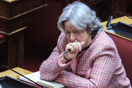 Αθηνά Λινού