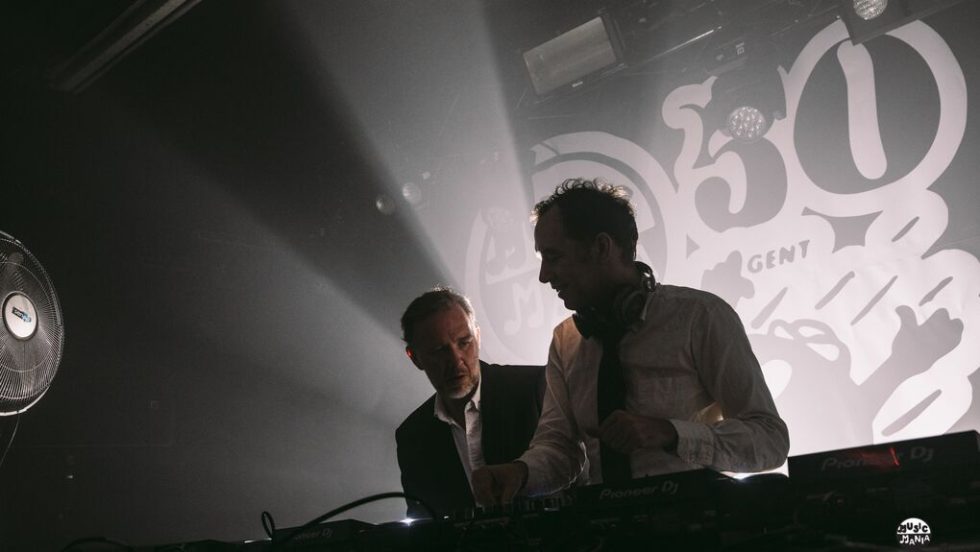 2Manydjs