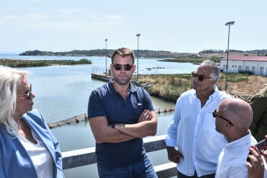 Ο Στέφανος Κασσελάκης με φορείς του Βόλου