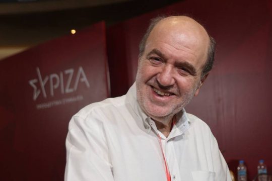 Τρύφων Αλεξιάδης