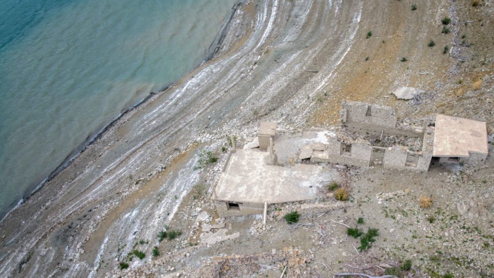 τεχνητή λίμνη Μόρνου