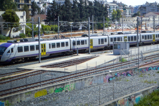 Hellenic Train: Διακοπή δρομολογίων του Προαστιακού - Έπιασε φωτιά στη Νέα Ζωή