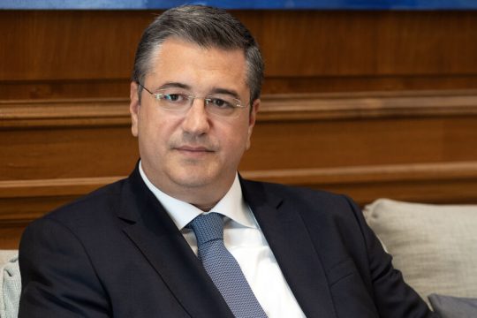 Απόστολος Τζιτζικώστας