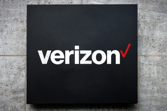 Εξαγορά από τη Verizon της Frontier