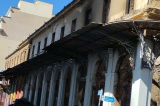 Νεοκλασικό κτίριο στον Πειραιά, που είχε χαρακτηριστεί διατηρητέο από το 1987, καταστράφηκε από πυρκαγιά