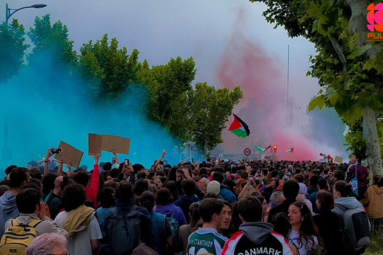 Φοιτητική διαδήλωση ενάντια στη γενοκτονία στην Παλαιστίνη, κατά τη διάρκεια κατάληψης στην πανεπιστημιούπολη της Μαδρίτης