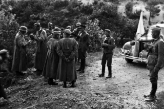 Βοτονόσι, 20/4/1941. Η «επιτροπή κηρύκων» του συνταγματάρχη Μπαλή κάνει την πρώτη επαφή για τη συνθηκολόγηση