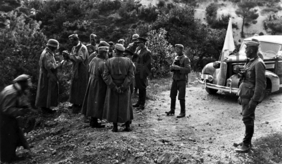 Βοτονόσι, 20/4/1941. Η «επιτροπή κηρύκων» του συνταγματάρχη Μπαλή κάνει την πρώτη επαφή για τη συνθηκολόγηση