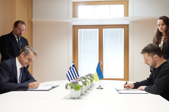 ο Κυριάκος Μητσοτάκης με τον Βολοντίμιρ Ζελένσκι