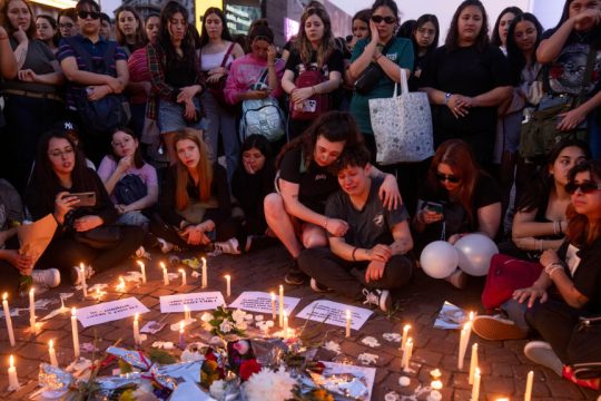 Θαυμαστές του τραγουδιστή στο Μπουένος Άιρες