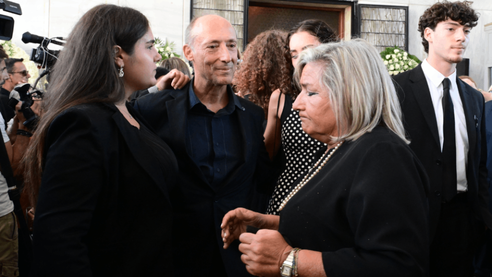 Η χήρα, τα παιδιά και τα εγγόνια του Μίμη Πλέσσα