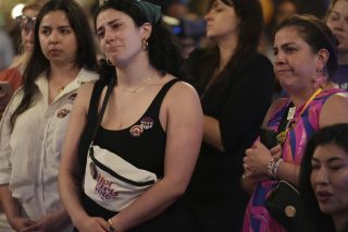 Απελπισία στη Φλόριντα αμέσως μετά την ανακοίνωση του θλιβερού αποτελέσματος στο δημοψήφισμα, ενάντια στη θωράκιση του δικαιώματος στην άμβλωση