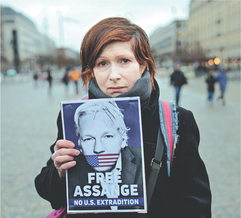 julian assange 2