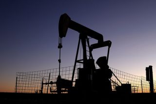 Το Αζερμπαϊτζάν αύξησε πρόσφατα την παραγωγή πετρελαίου και φυσικού αερίου και στοχεύει να διαφοροποιήσει την οικονομία του επεκτείνοντας την εξόρυξή τους