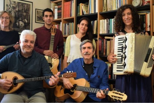 Οι Παραπεταμένοι: Σπύρος Γκούμας, Γιώργος Μακρής, Φωτεινή Καράμπαμπα, Δημήτρης Μακρής, Σοφία Κονταράτου , Μυρτώ-Κατερίνα Φατούρου