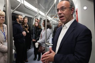 Ο Χρήστος Σταϊκούρας σε δοκιμαστικό δρομολόγιο του μετρό Θεσσαλονίκης