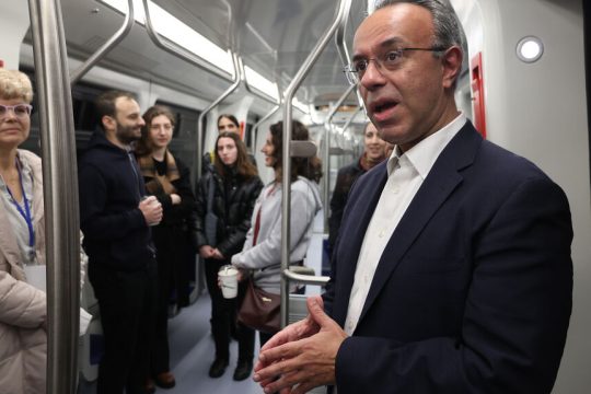 Ο Χρήστος Σταϊκούρας σε δοκιμαστικό δρομολόγιο του μετρό Θεσσαλονίκης